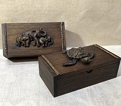 Item # TB-17 R  (17-R E = Elephant -  17-R T = Turtle) @ 10cm x 6.5cm x 19.5cm in size. Wooden square 