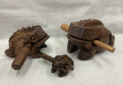 Item # SF-B  Brown color singing frogs