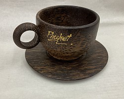 รหัสสินค้า PCS 1 B ชุดถ้วยกาแฟและจานรองขอบหนาไม้ตาล ( ขนาดถ้วยใหญ่ @ 6ซม. x 8.5ซม.) สีและเนื้อไม้จะแตกต่างกันเล็กน้อย